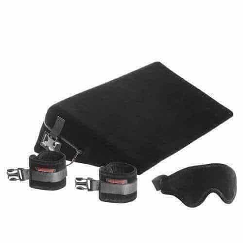 Liberator Retail Black Label Wedge Подушка для любви малая с креплениями+смазка, черная микрофибра
Liberator Retail Black Label Wedge Подушка для любви малая с креплениями+смазка, черная микрофибра