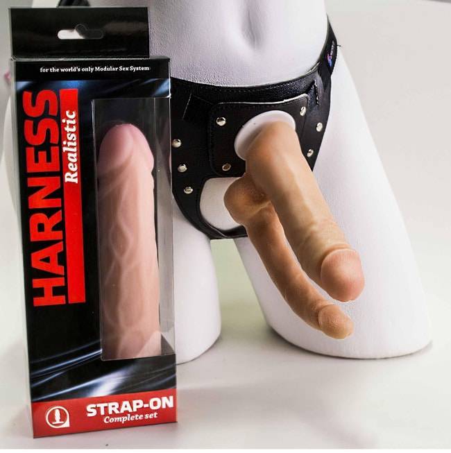 Страпон Харнес в подарочной упаковке из ПВХ Lovetoy