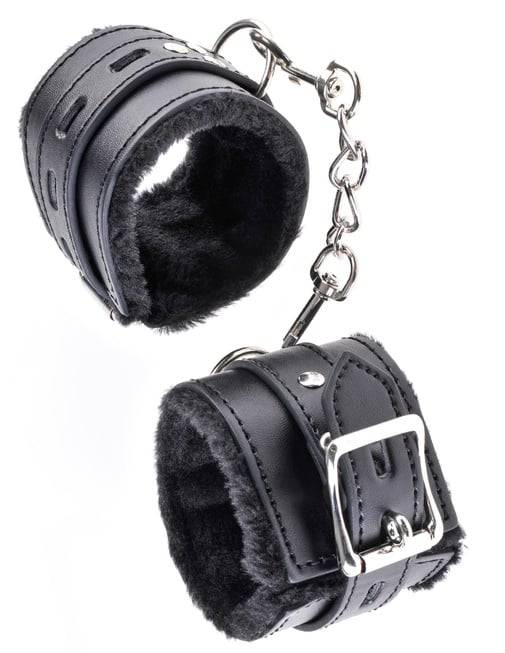 Наручники на цепочке Pipedream Fetish Fantasy Limited Edition Cumfy Cuffs с мехом, черные
Наручники на цепочке Pipedream Fetish Fantasy Limited Edition Cumfy Cuffs с мехом, черные