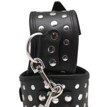 Наножники фигурные с заклепками Подиум, черные