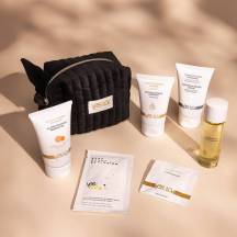 Набор YESforLOV The Valentine's Day Pouch в чёрной косметичке Набор YESforLOV The Valentine's Day Pouch в чёрной косметичке