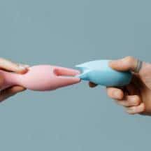 Как использовать секс-игрушку во время прелюдии