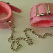 Оковы розовые с мехом винил. Нет в наличии Оковы розовые с мехом винил