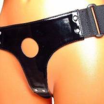 Трусики черные лаковые для страпона BDSM Arsenal. Нет в наличии Трусики черные лаковые для страпона BDSM Arsenal