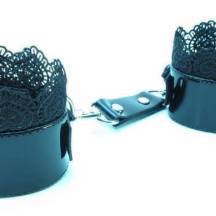 Изысканные наручники с чёрным кружевом BDSM Light
