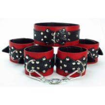 Набор БДСМ фиксаторов из кожи, черно-красный. Нет в наличии Набор БДСМ фиксаторов из кожи, черно-красный