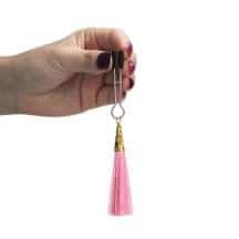 Зажимы на соски с розовыми кисточками LoveToy, серебристый. Нет в наличии Зажимы на соски с розовыми кисточками LoveToy, серебристый