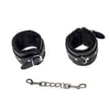 Наручники Lola Games Party Hard Calm с мехом, черные Наручники Lola Games Party Hard Calm с мехом, черные