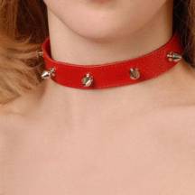 Ошейник с шипами узкий красный