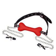 Кляп-трензель Косточка Toyfa Theatre с зажимами для сосков, красный