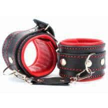 Наножники BDSM Арсенал с контрастной строчкой, черно-красные. Нет в наличии Наножники BDSM Арсенал с контрастной строчкой, черно-красные