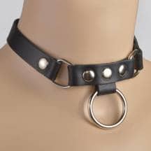 Чокер с клепками и кольцом Sitabella, черный Чокер с клепками и кольцом Sitabella, черный