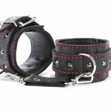 Наножники BDSM Арсенал с шипами и контрастной строчкой, черные