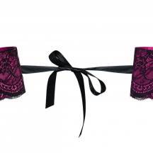 Наручники Obsessive с контрастным кружевом и шнуровкой, фиолетовые Наручники Obsessive с контрастным кружевом и шнуровкой, фиолетовые