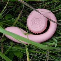 Вагинально-клиторальный вибратор с рельефным отростком SVibe Snail Gizi