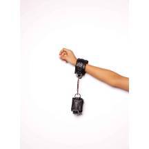 Наручники Scandal из натуральной кожи на карабинах, черные