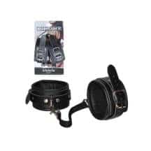 Черные оковы из натуральной кожи с ремешком с двумя карабинами на концах SITABELLA