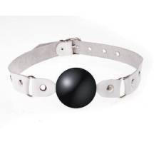 Кляп с белым ремешком. Нет в наличии Кляп с белым ремешком