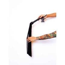 Флоггер Scandal из натуральной кожи с замшевым хвостом, черный