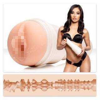 Мастурбатор-вагина Fleshlight Girls Emily Willis Squirt, белый Мастурбатор-вагина Fleshlight Girls Emily Willis Squirt, белый