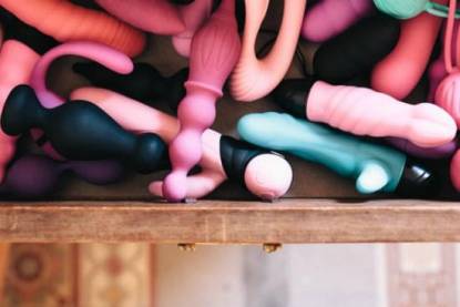 Безопасность секс игрушек: на что обратить внимание при покупке