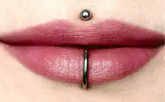 Үлкен мүшесі бар анал жас