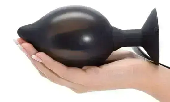 Лесбиянкалар бір-бірінің клиторларын сорып алады