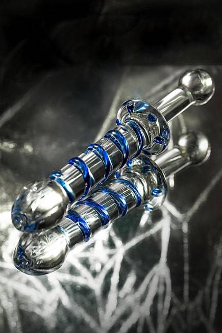 Фаллоимитатор Sexus Glass с синей спиралью, бесцветный, 17 см 912001 - Sexus Glass - Анальные стимуляторы - Купить