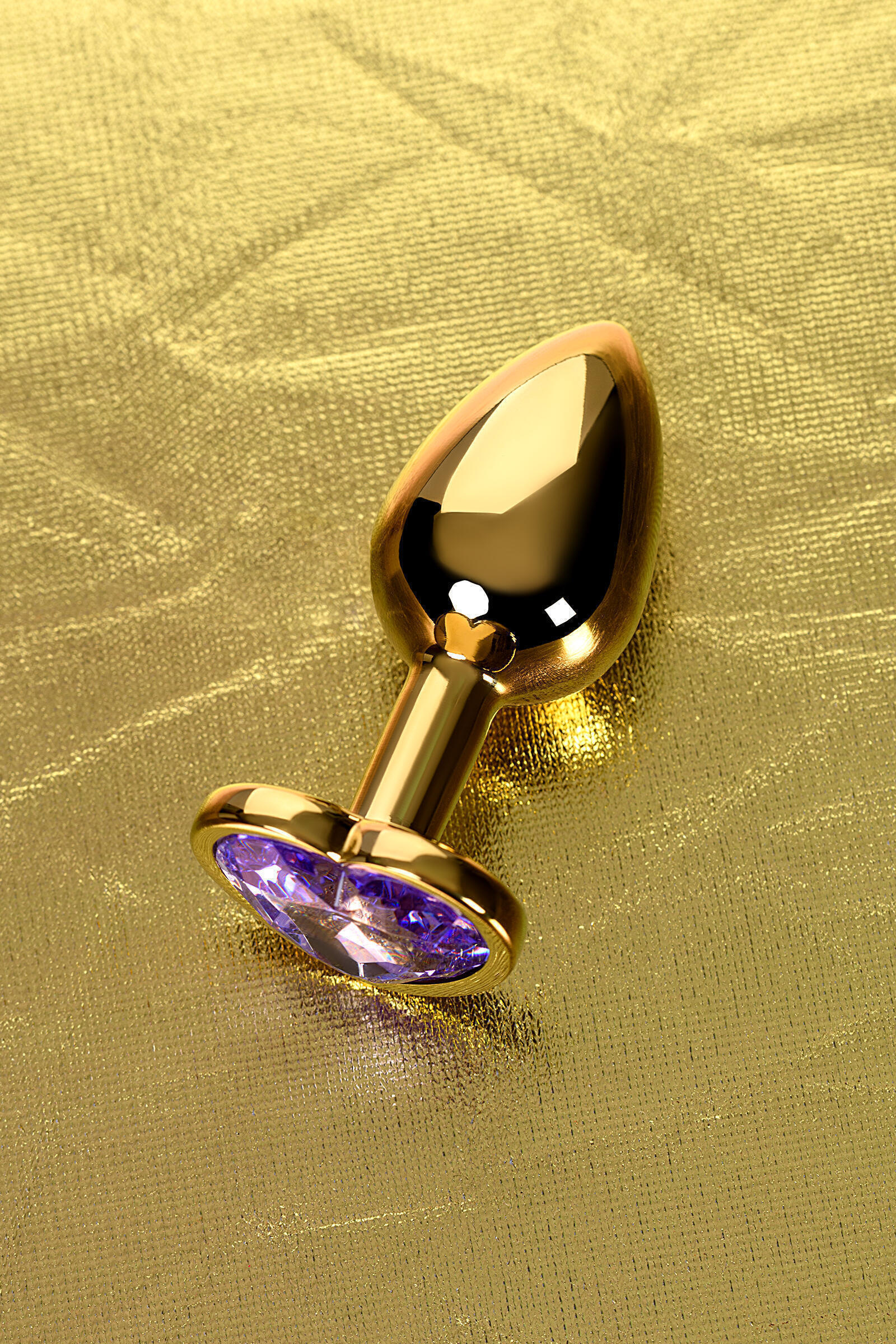 Анальная пробка Metal by Toyfa с кристаллом-сердце цвета аметист, золотистая