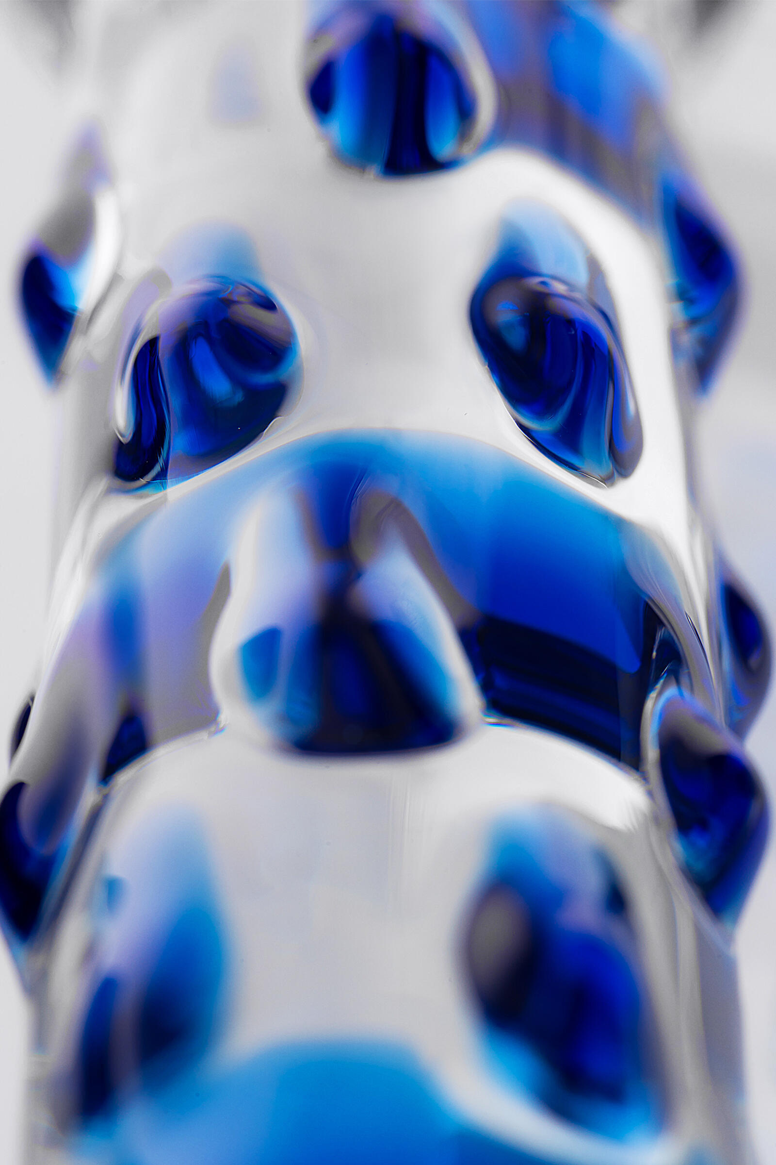 Фаллоимитатор двусторонний Sexus Glass с синими точками, бесцветный, 20 см