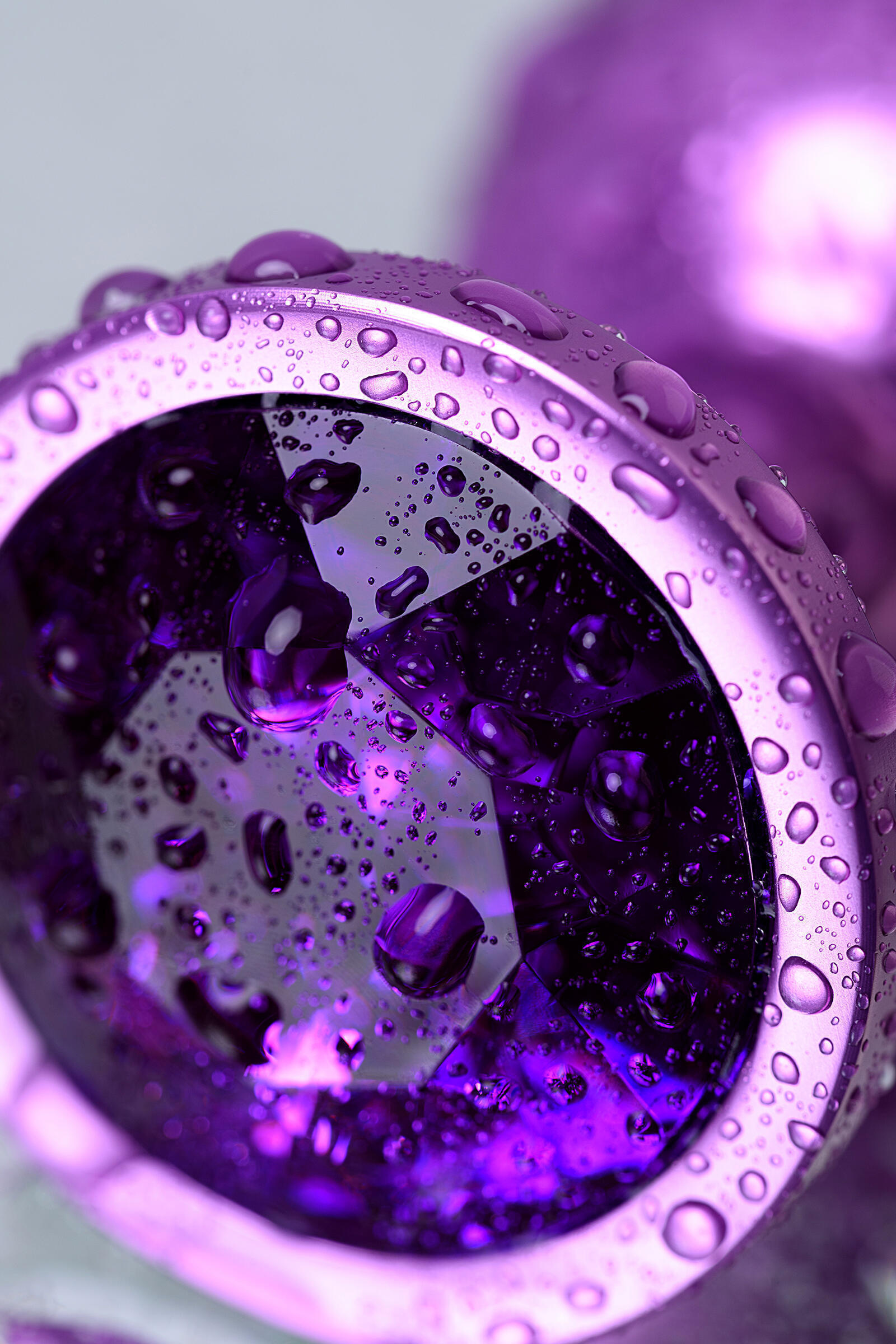 Анальная пробка Toyfa Metal с кристалом цвета аметист, 8,2 см, фиолетовый