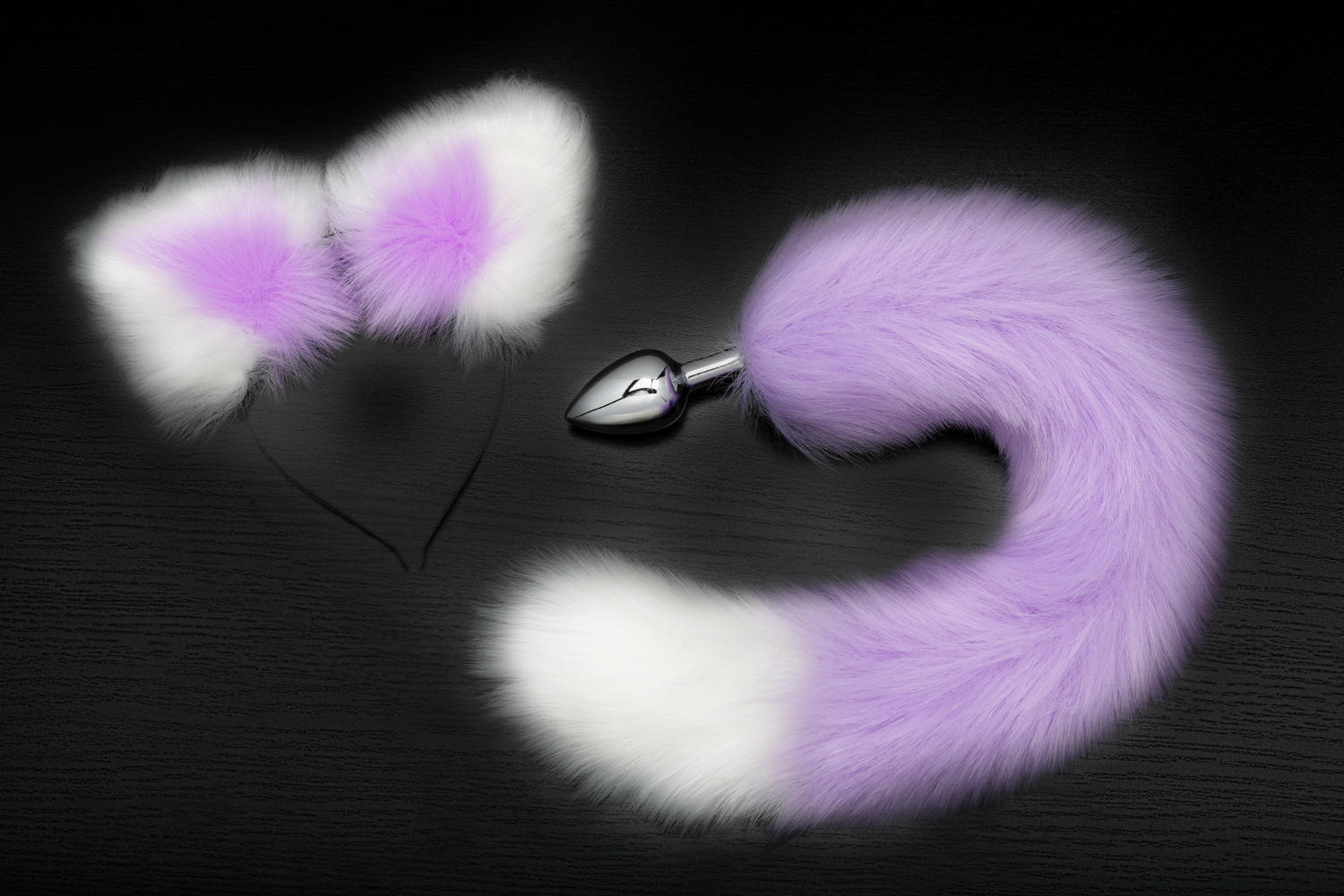 Анальная пробка Пикантные Штучки с фиолетово-белым хвостом и ушками, серебристая, 7 см