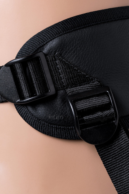 Страпон на креплении LoveToy с поясом Harness, телесный, 17 см от IntimShop