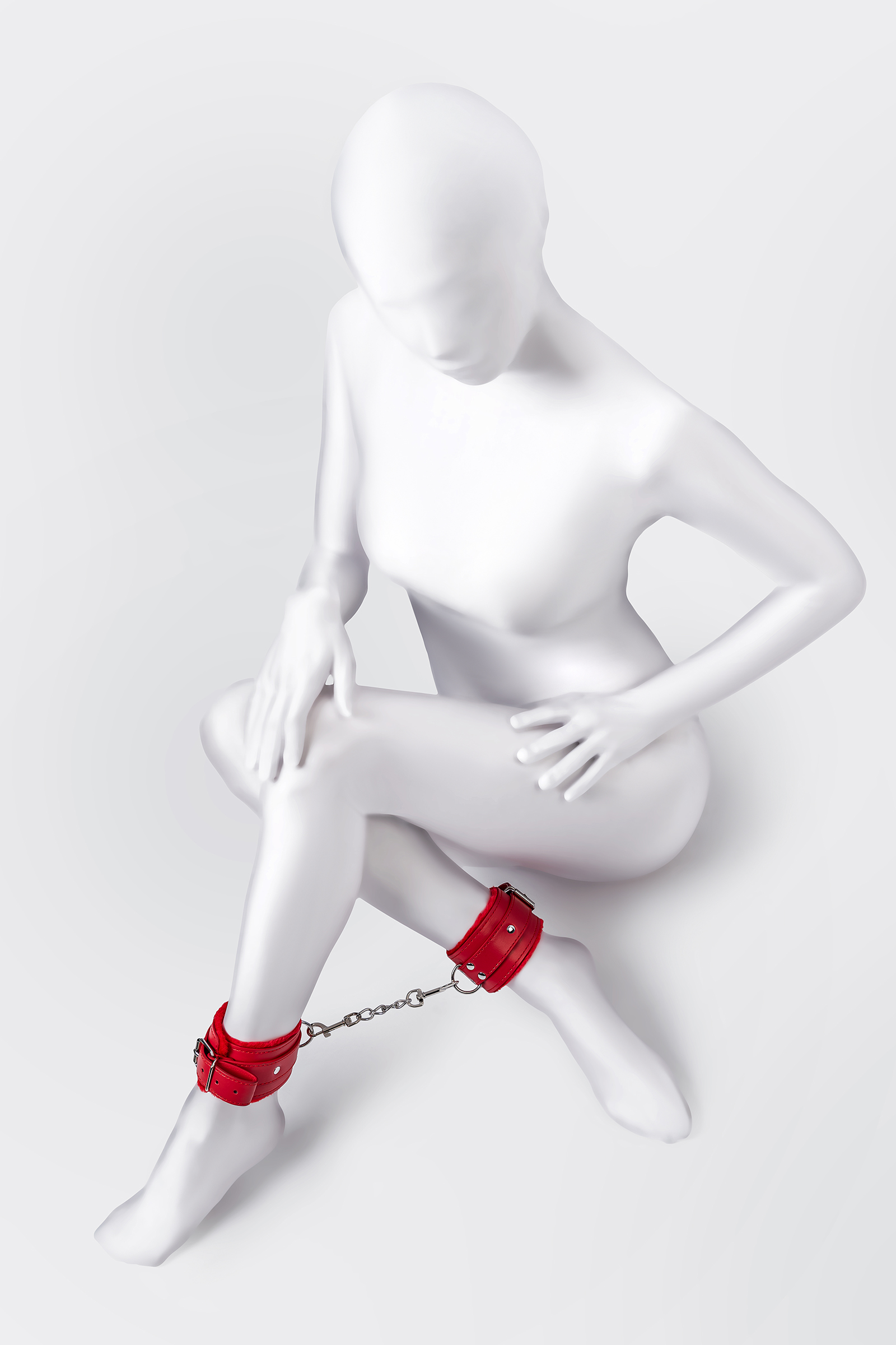 Наножники Anonymo by Toyfа с клепками и мягкой подкладкой, красные