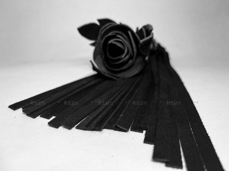 фото Плеть БДСМ Арсенал Чёрная Лаковая Роза с замшевыми хвостами, 40 см, купить