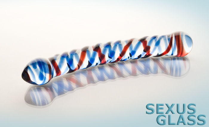 Фаллоимитатор двухсторонний Sexus Glass с красной и синей полосками, бесцветный, 21 см