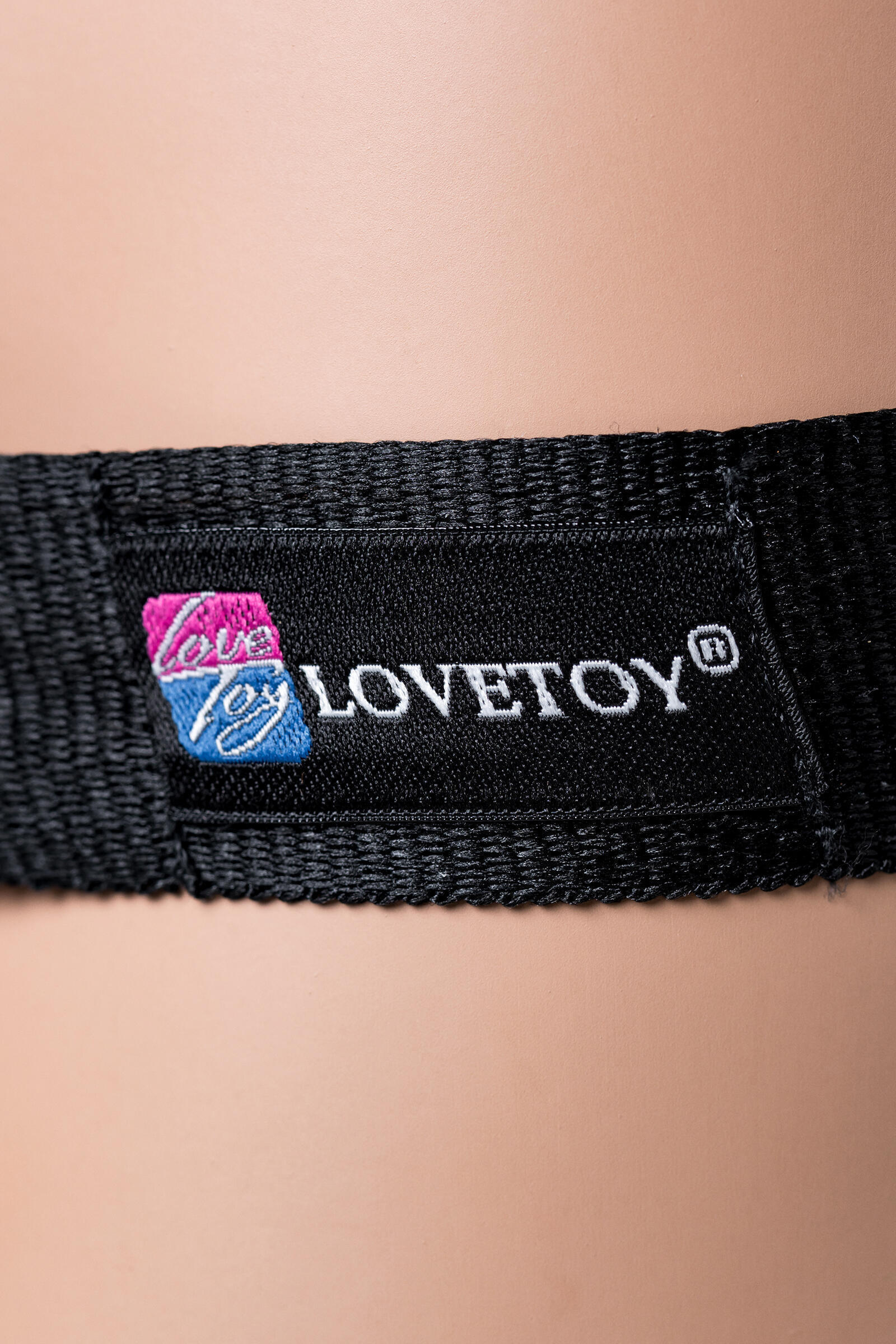 Страпон LoveToy с поясом Harness, с 2 насадками, телесный