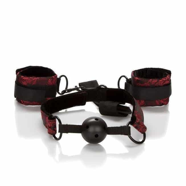 

Кляп с Наручниками SCANDAL BREATHABLE BALL GAG WITH CUFFS