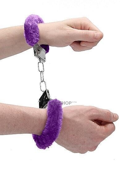 Металлические наручники Shots Ouch! Beginner's Handcuffs с фиолетовым мехом, серебристые - фото 3