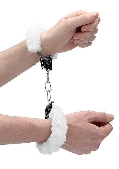 Металлические наручники Shots Ouch! Beginner's Handcuffs с белым мехом, серебристые