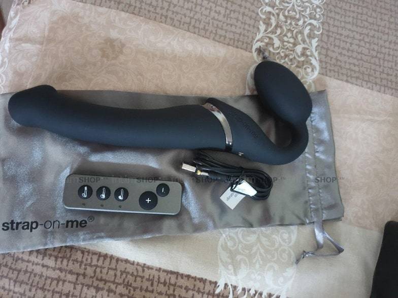 Страпон с вибрацией Strap-on-me 3 мотора M, чёрный 6013953 - Strap-on-me - Безремневые/Двойные страпоны - Купить