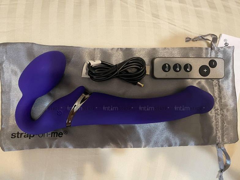 Страпон с вибрацией Strap-on-me 3 мотора M, фиолетовый 6013922 - Strap-on-me - Безремневые/Двойные страпоны - Купить