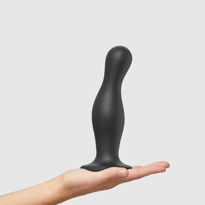 Фаллоимитатор Strap-on-me Dildo Plug Curvy XL 18 см, черный - фото 6