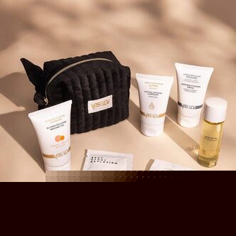 Набор YESforLOV The Valentine's Day Pouch в чёрной косметичке